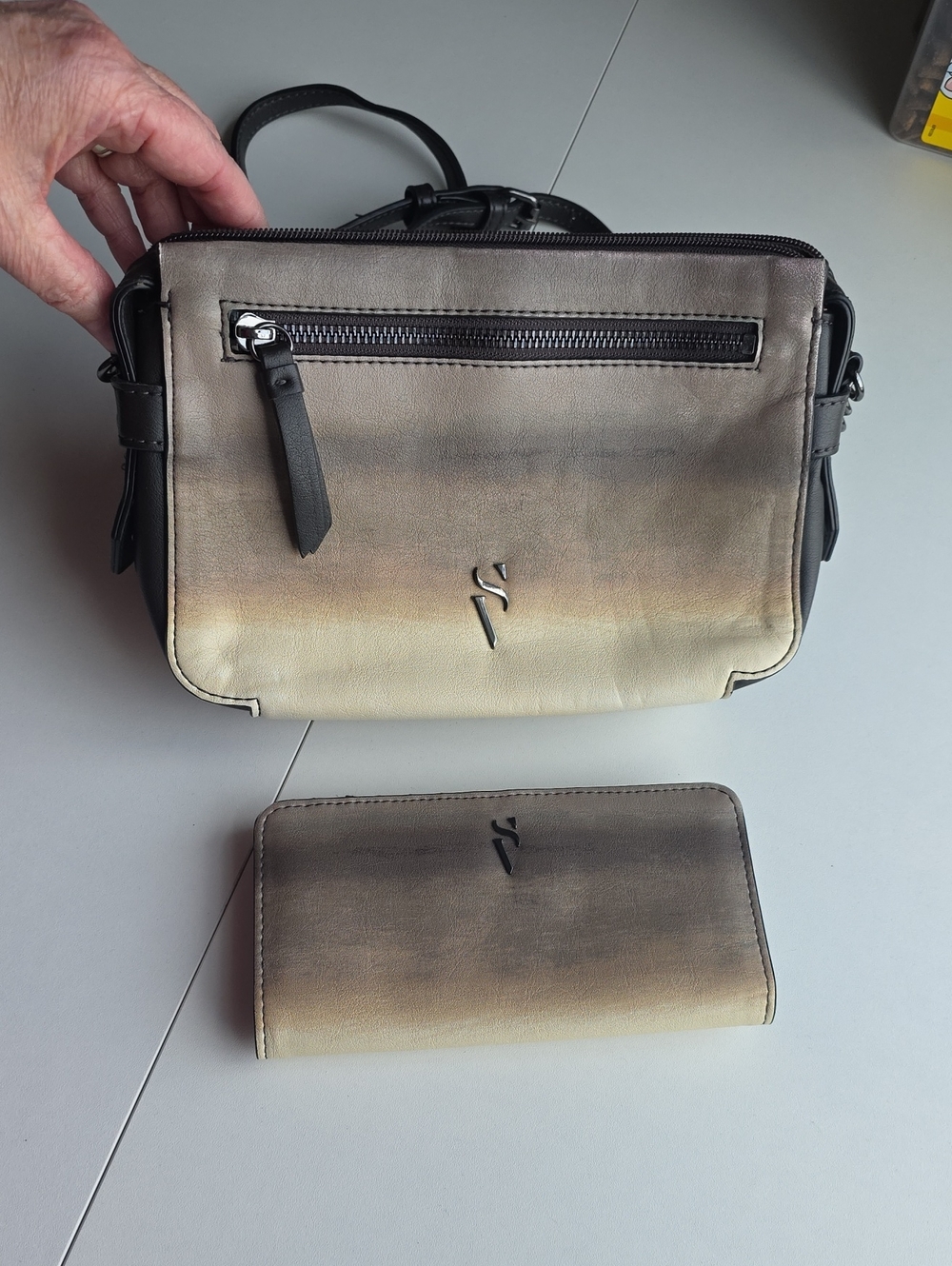 Sondra Roberts Ombre green Taupe to Cream Leather Crossbody with Matching Wallet